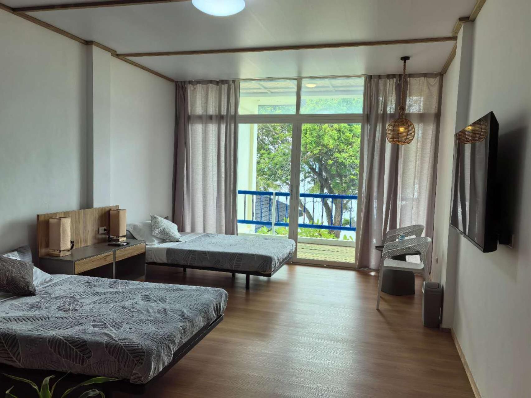 Hotel Blue Joys Msr Siquijor Exterior foto